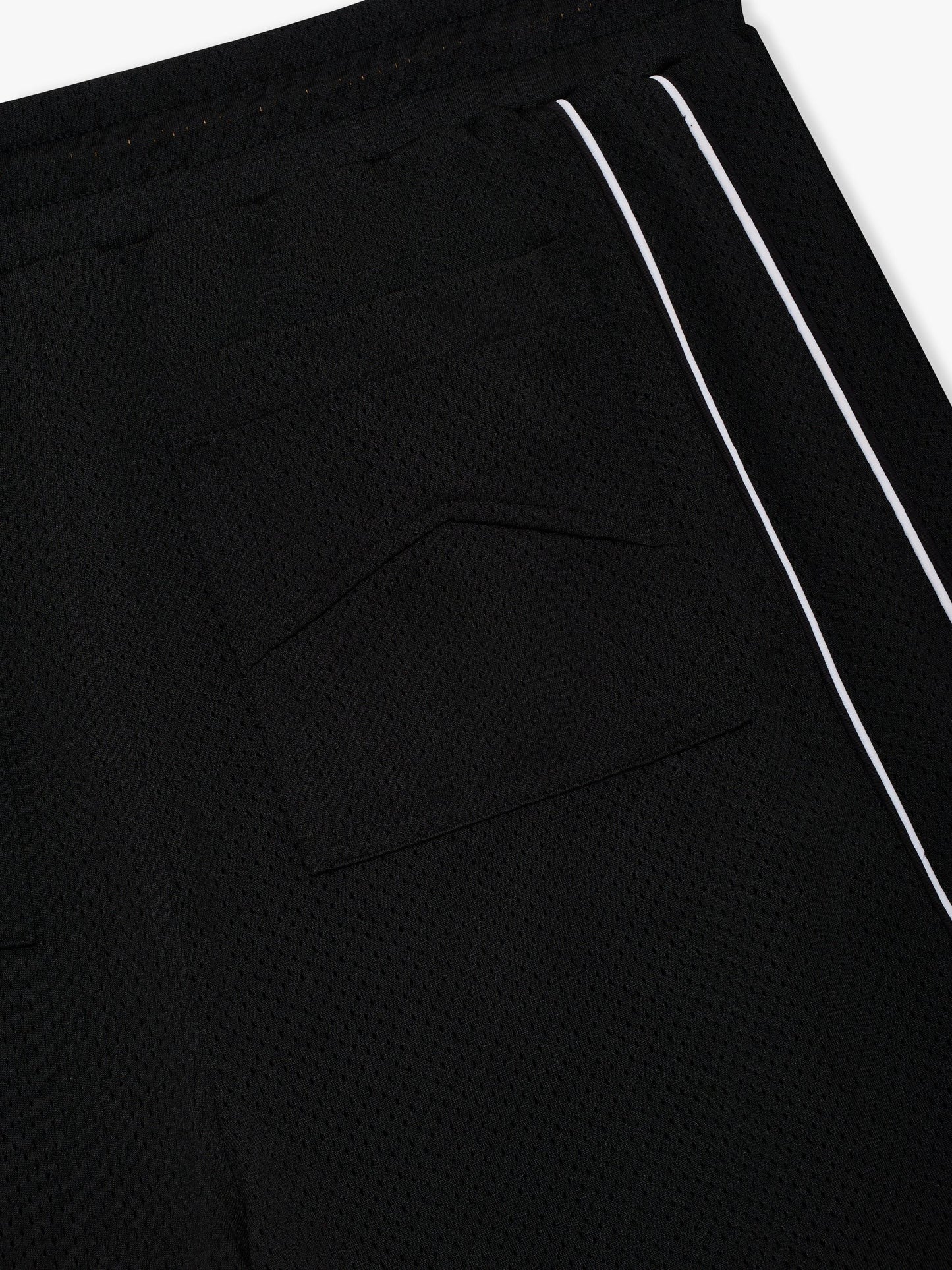 BAGGY MESH BASKETBALL SHORTS