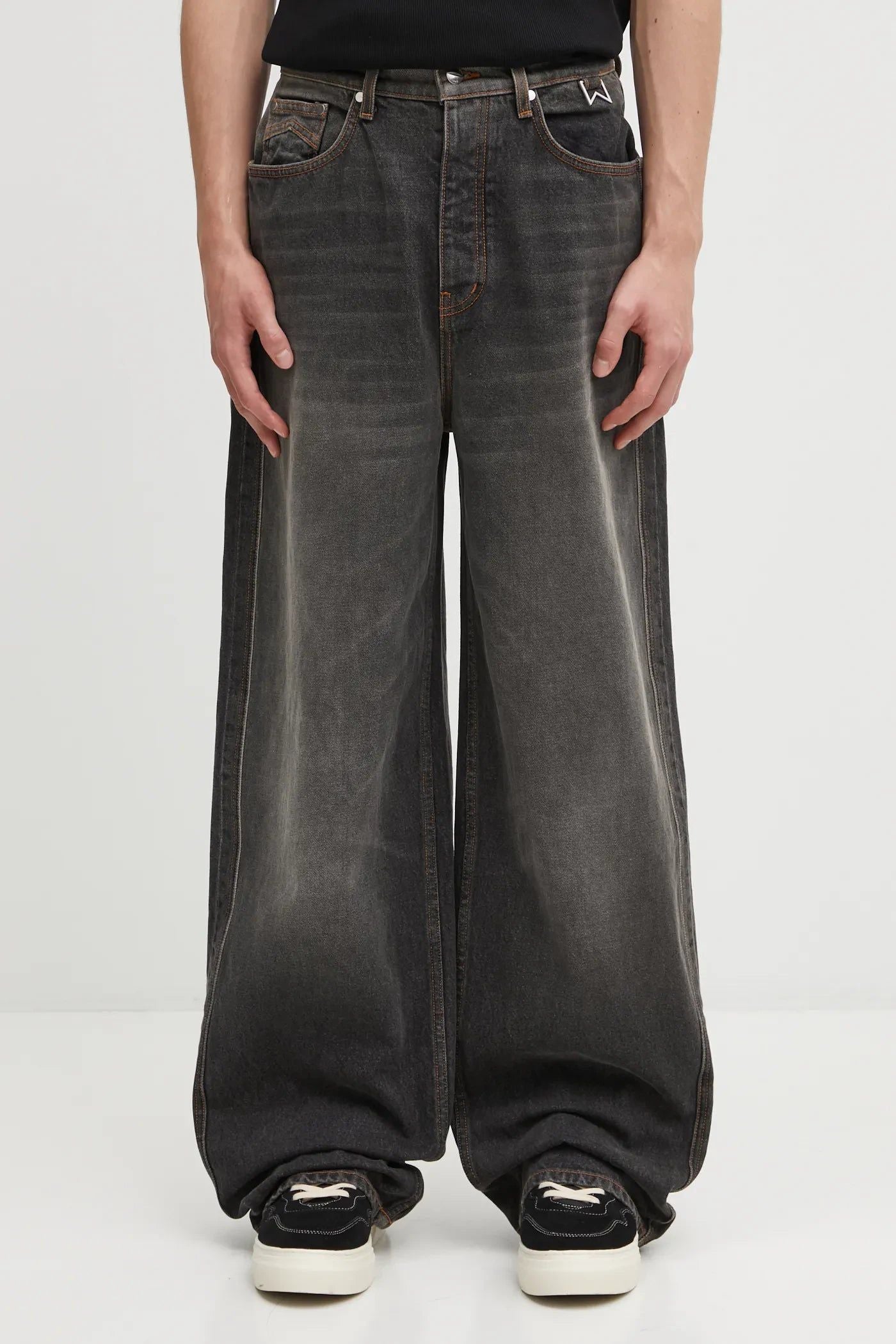 WIDE LEG TRAXEDO DENIM